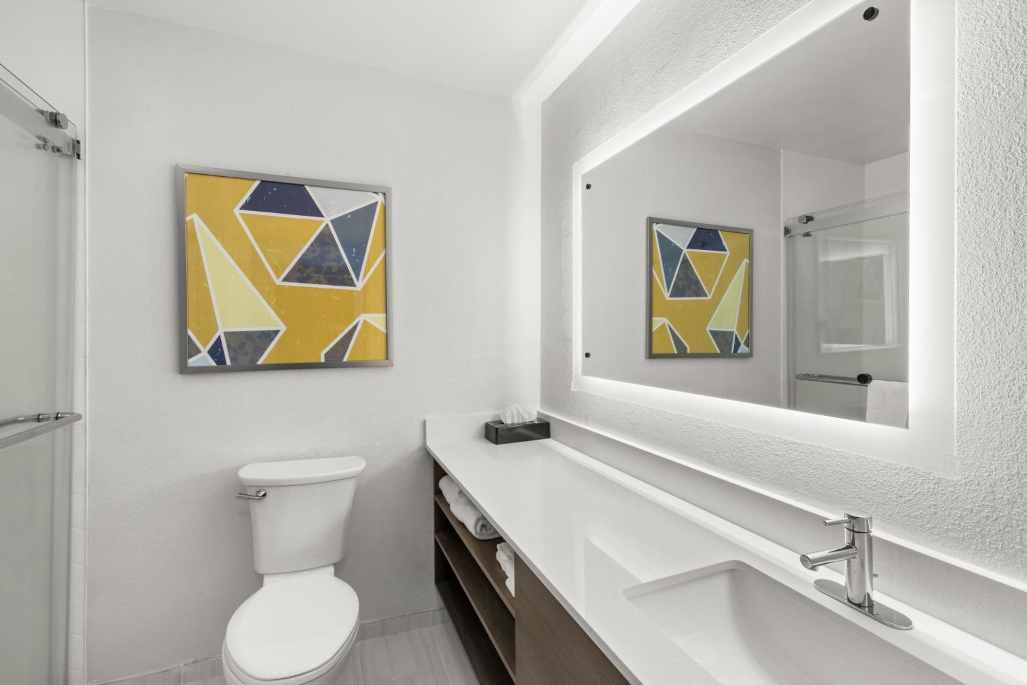 Queen Room with Two Queen Beds - Non-Smoking,1664673398:JPEG