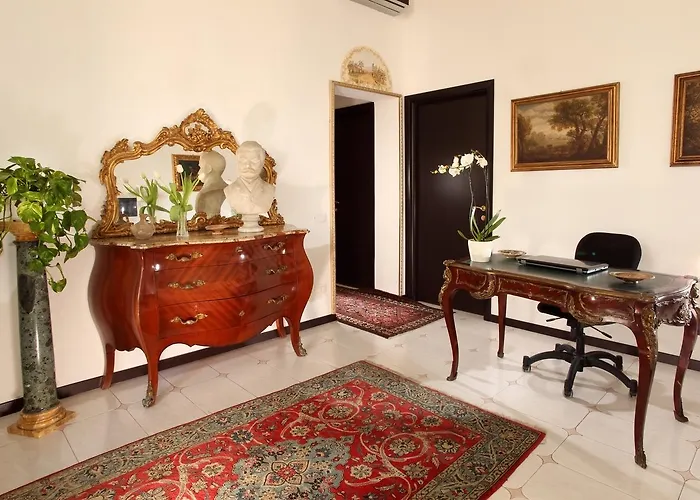 Roma Central Guest House